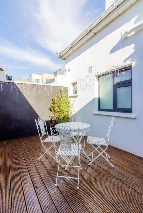 Newly Refurbished Traditional Cottage Blackrock Экстерьер фото