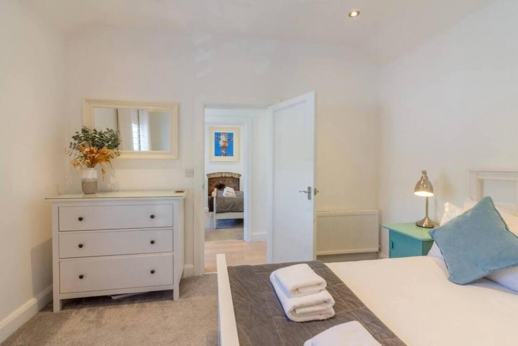 Newly Refurbished Traditional Cottage Blackrock Блэкрок Экстерьер фото